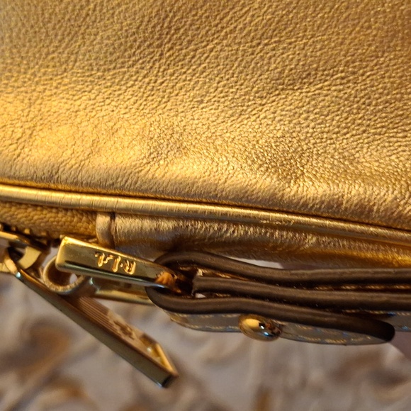 Lauren by Ralph Lauren Gold Everything Case. - Picture 15 of 16